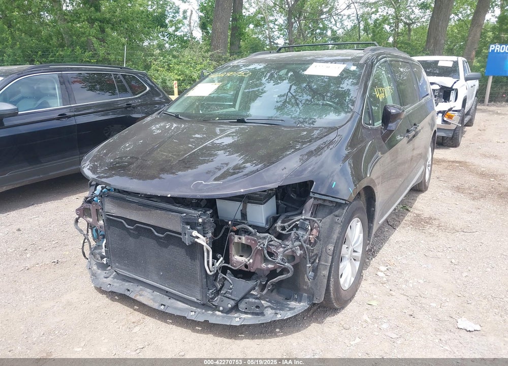 2017 CHRYSLER PACIFICA VIN: 2C4RC1BG4HR525661