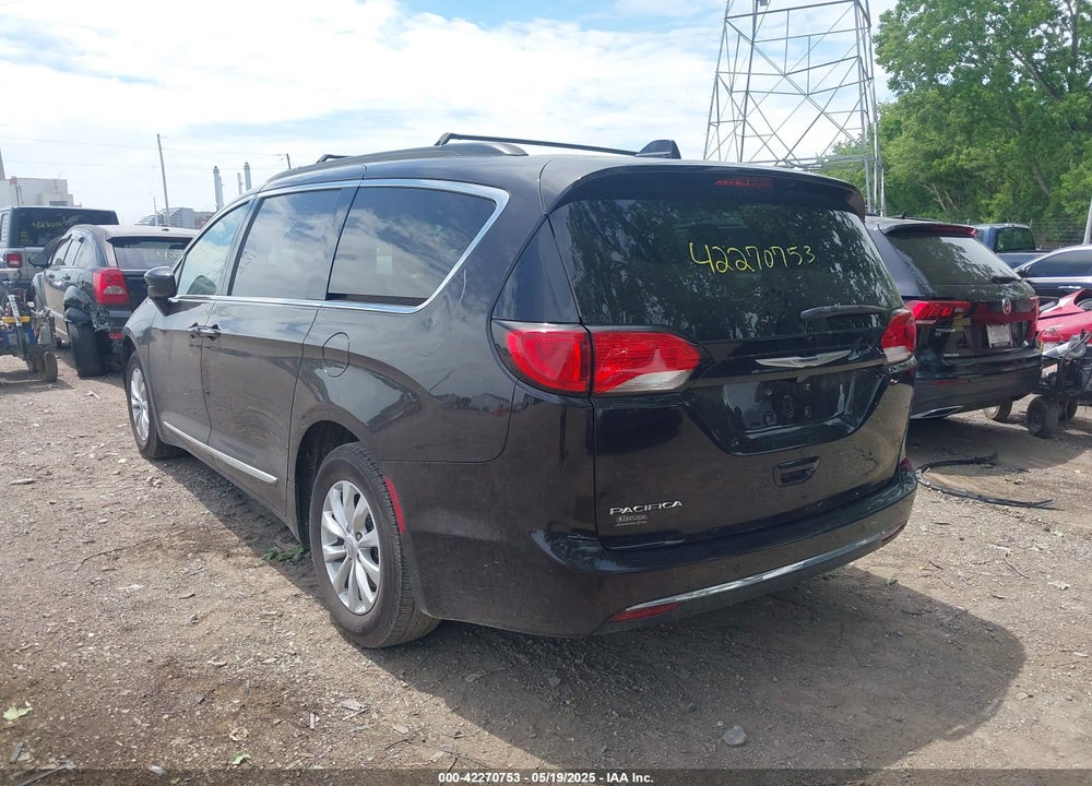 2017 CHRYSLER PACIFICA VIN: 2C4RC1BG4HR525661