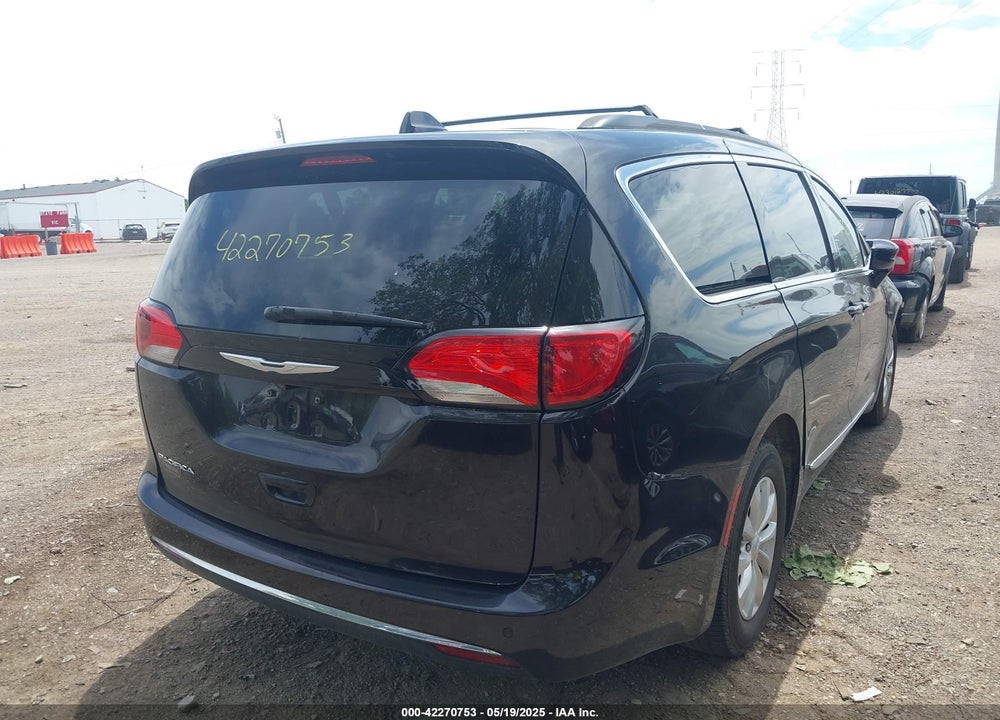 2017 CHRYSLER PACIFICA VIN: 2C4RC1BG4HR525661