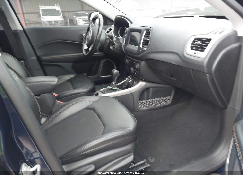 2020 JEEP COMPASS VIN: 3C4NJCBBXLT205917