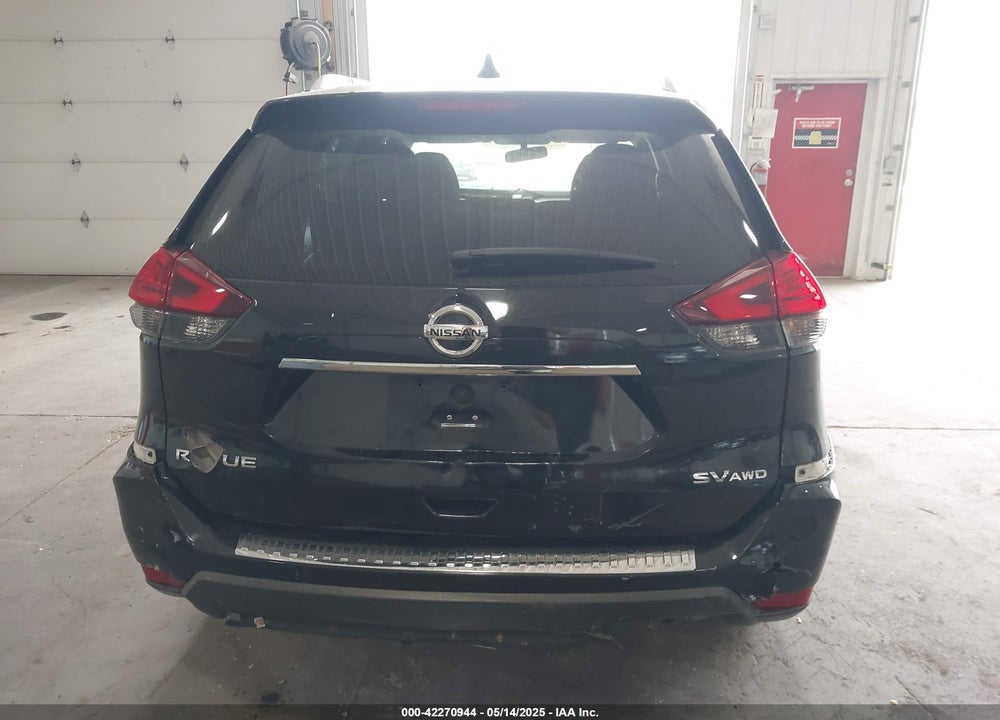2017 NISSAN ROGUE SV VIN: KNMAT2MV7HP593789