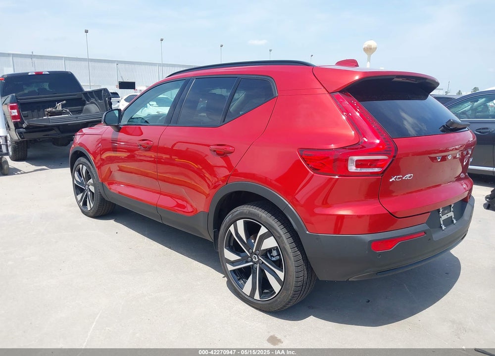 2025 VOLVO XC40 VIN: YV4L12UM3S2529546