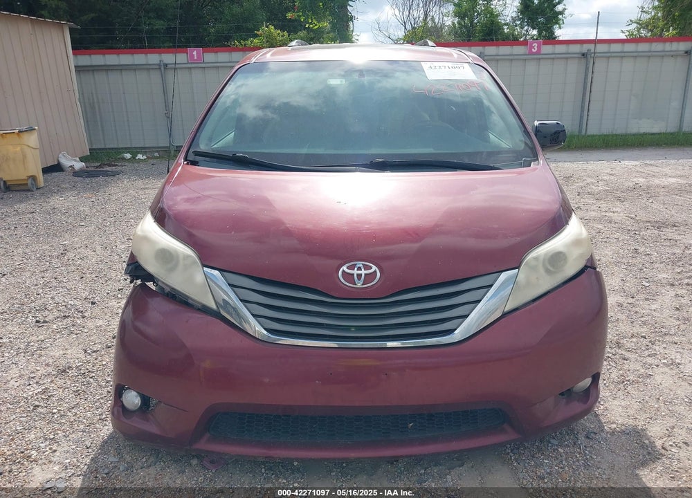 2013 TOYOTA SIENNA XLE V6 8 PASSENGER VIN: 5TDYK3DC5DS380894