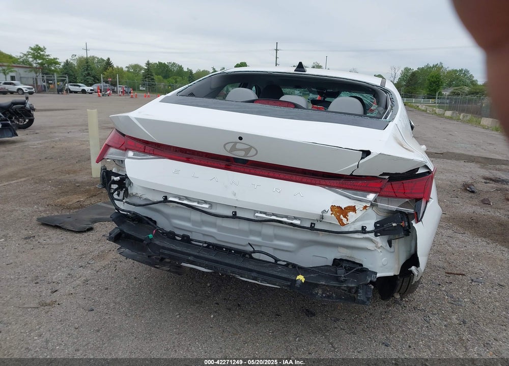2024 HYUNDAI ELANTRA VIN: KMHLP4DGXRU664363