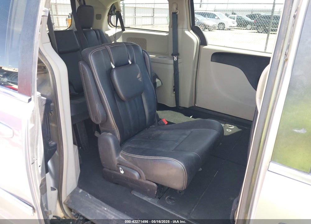 2016 CHRYSLER TOWN & COUNTRY VIN: 2C4RC1BGXGR280685