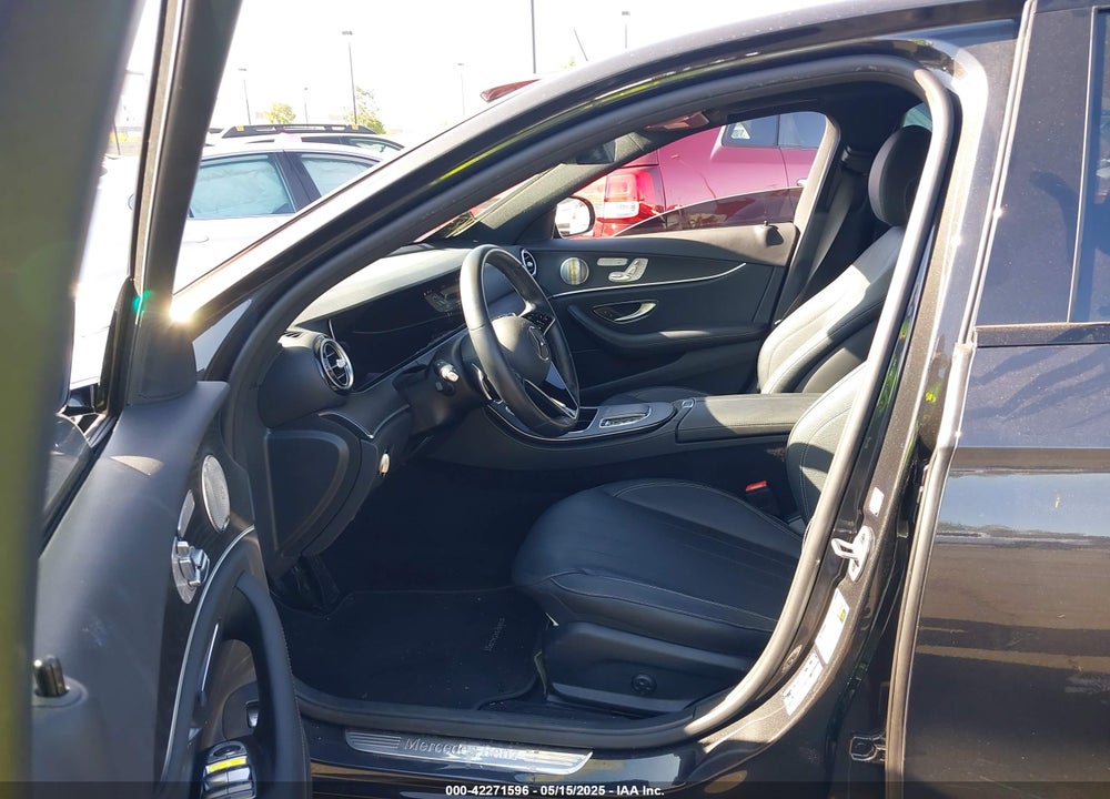 2022 MERCEDES-BENZ E VIN: W1KZF8DB8NB021888