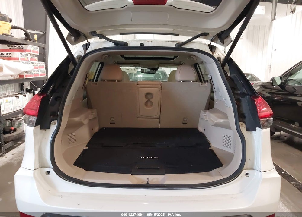 2017 NISSAN ROGUE SL VIN: JN8AT2MV8HW256848