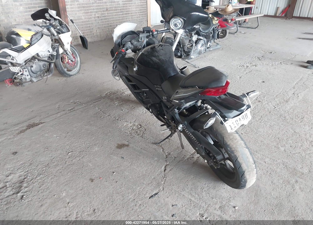 2022 UNDEFINED --- VIN: L2BB5AAK5NB722005