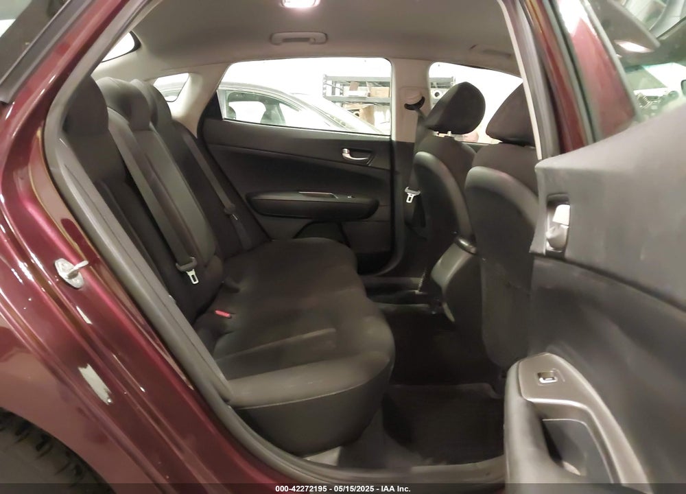 2019 KIA OPTIMA VIN: 5XXGT4L39KG332328