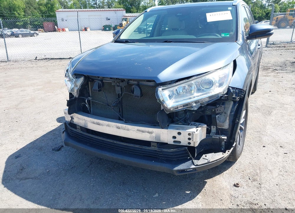 2019 TOYOTA HIGHLANDER XLE VIN: 5TDKZRFH1KS290412