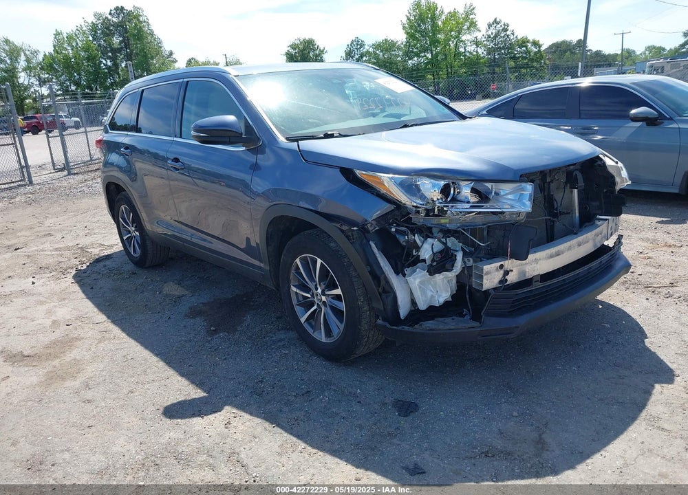 2019 TOYOTA HIGHLANDER XLE VIN: 5TDKZRFH1KS290412