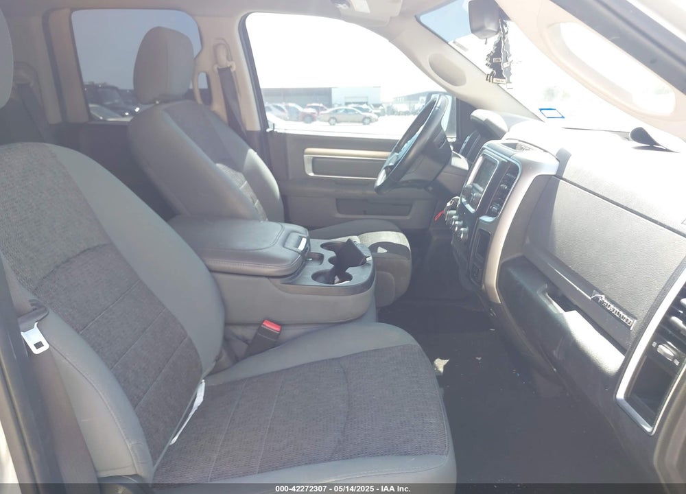 2016 RAM 1500 VIN: 1C6RR6GT4GS220764