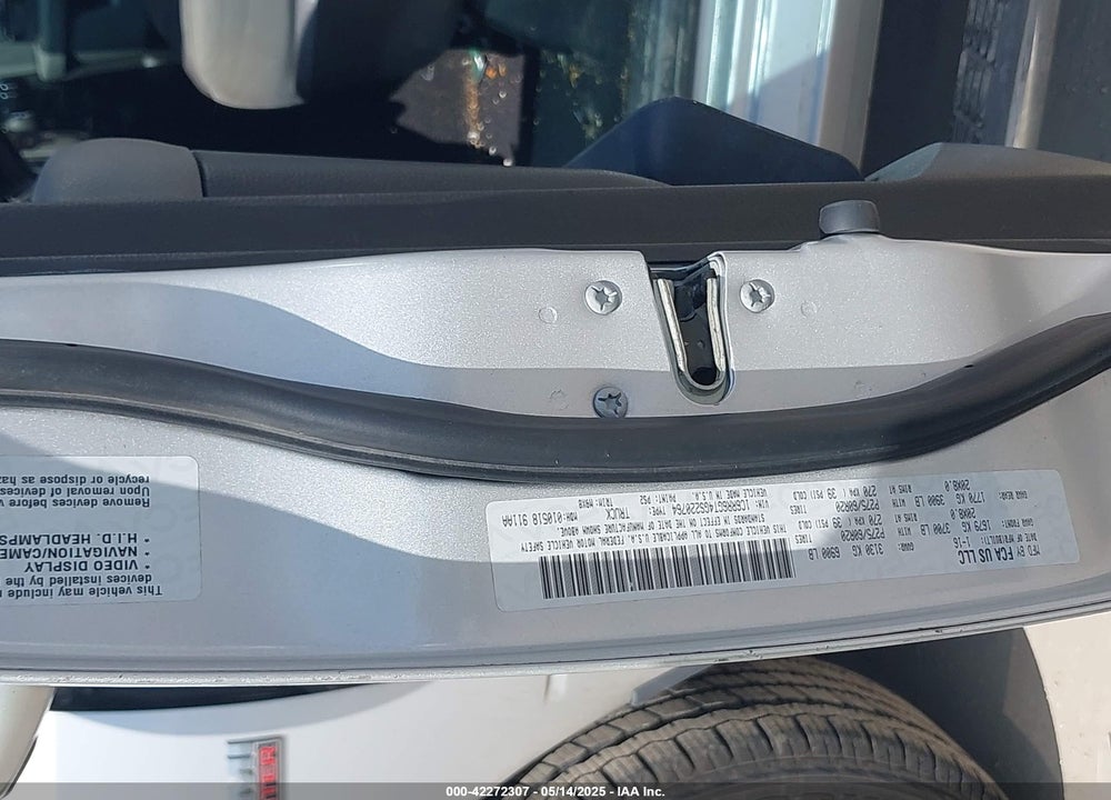 2016 RAM 1500 VIN: 1C6RR6GT4GS220764
