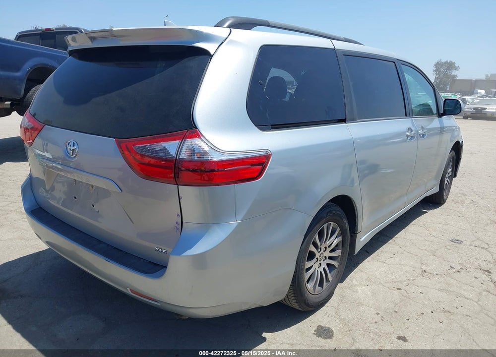 2020 TOYOTA SIENNA XLE VIN: 5TDYZ3DC0LS068198