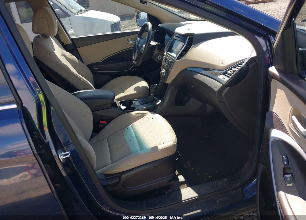 2017 HYUNDAI SANTA FE VIN: KM8SMDHF8HU176789
