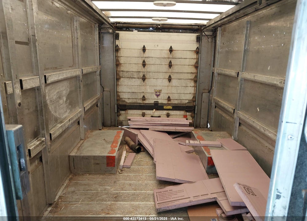 2000 FREIGHTLINER CHASSIS M LINE WALK-IN VAN VIN: 4UZA4FA46YCF82112