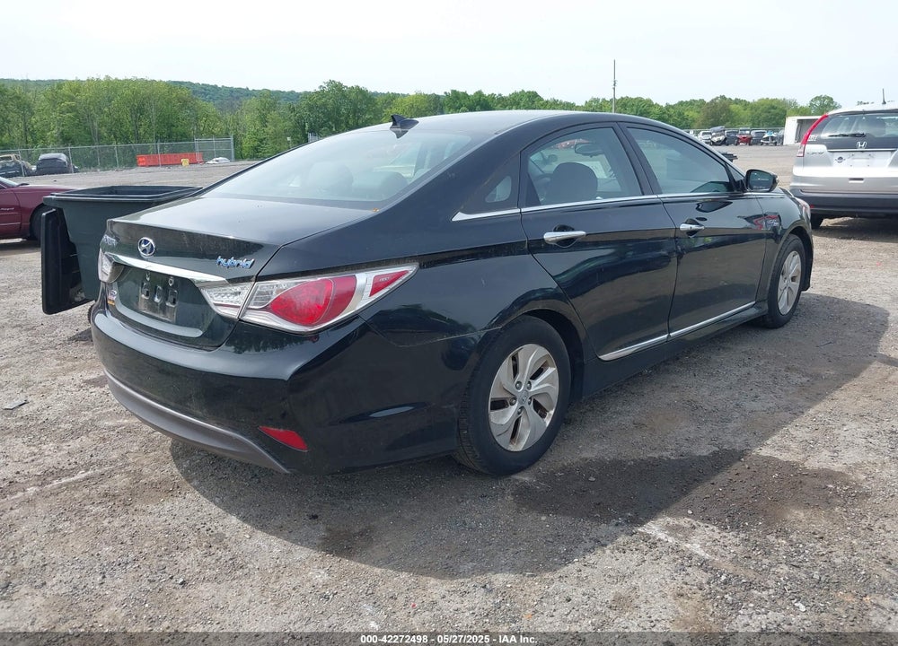 2015 HYUNDAI SONATA HYBRID VIN: KMHEC4A47FA123024