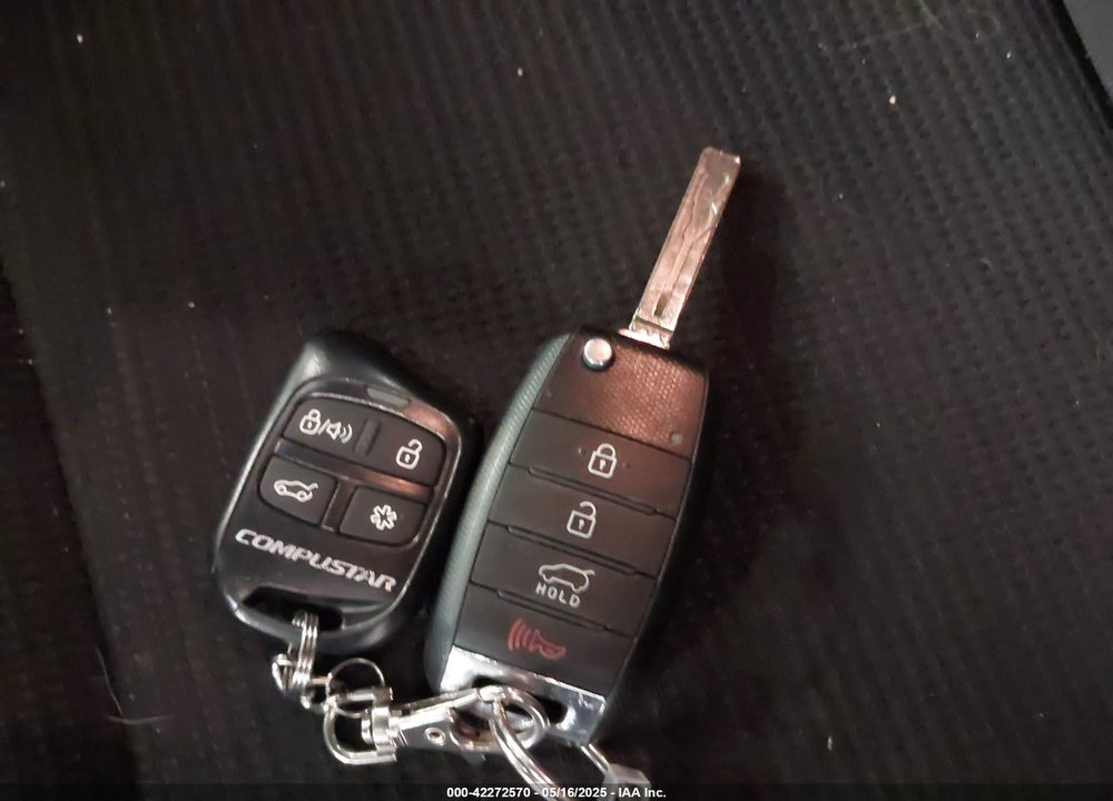 2015 KIA SORENTO LX VIN: 5XYKT3A62FG661570