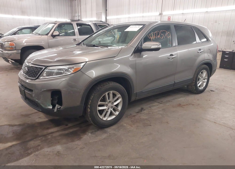 2015 KIA SORENTO LX VIN: 5XYKT3A62FG661570