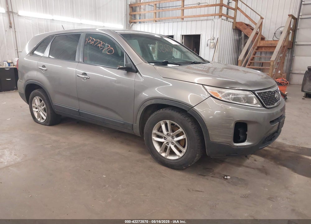 2015 KIA SORENTO LX VIN: 5XYKT3A62FG661570