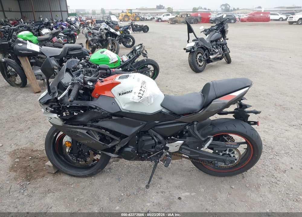 2023 KAWASAKI EX650 R VIN: ML5EXER12PDA94733