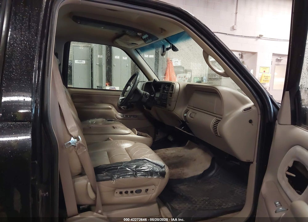 1999 GMC SUBURBAN 1500 SL VIN: 3GKFK16R3XG529761