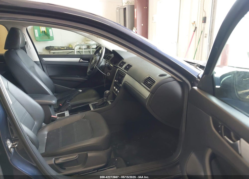 2012 VOLKSWAGEN PASSAT VIN: 1VWBP7A30CC057515