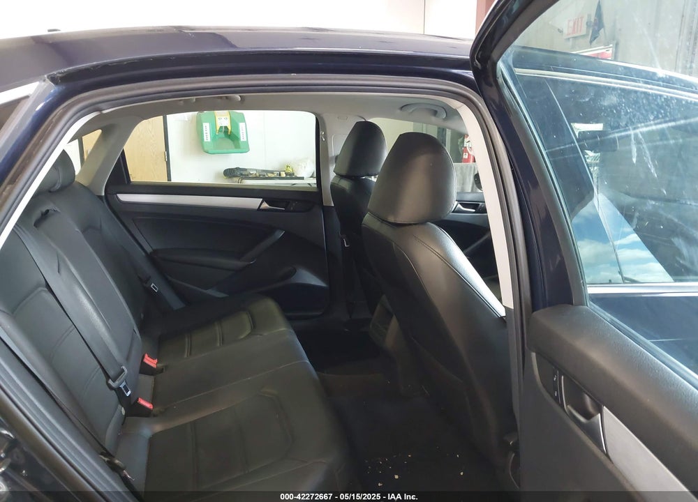 2012 VOLKSWAGEN PASSAT VIN: 1VWBP7A30CC057515