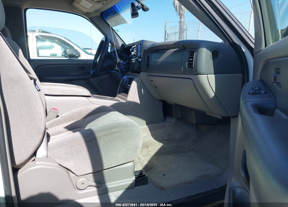 2003 CHEVROLET SUBURBAN 1500 LS VIN: 1GNEC16T43J294285
