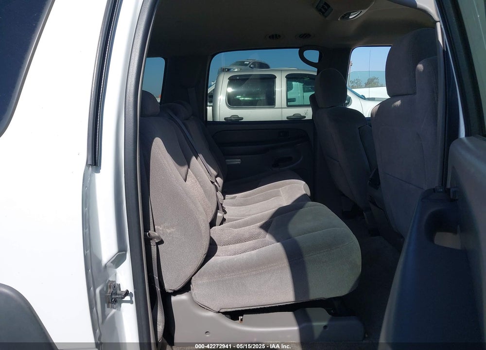 2003 CHEVROLET SUBURBAN 1500 LS VIN: 1GNEC16T43J294285