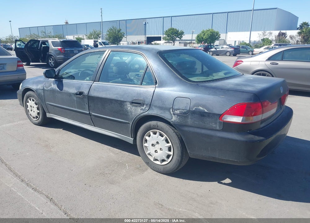 2001 HONDA ACCORD 2.3 LX VIN: 1HGCG65561A104084