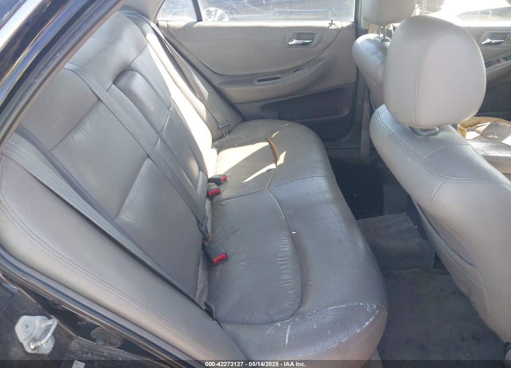 2001 HONDA ACCORD 2.3 LX VIN: 1HGCG65561A104084