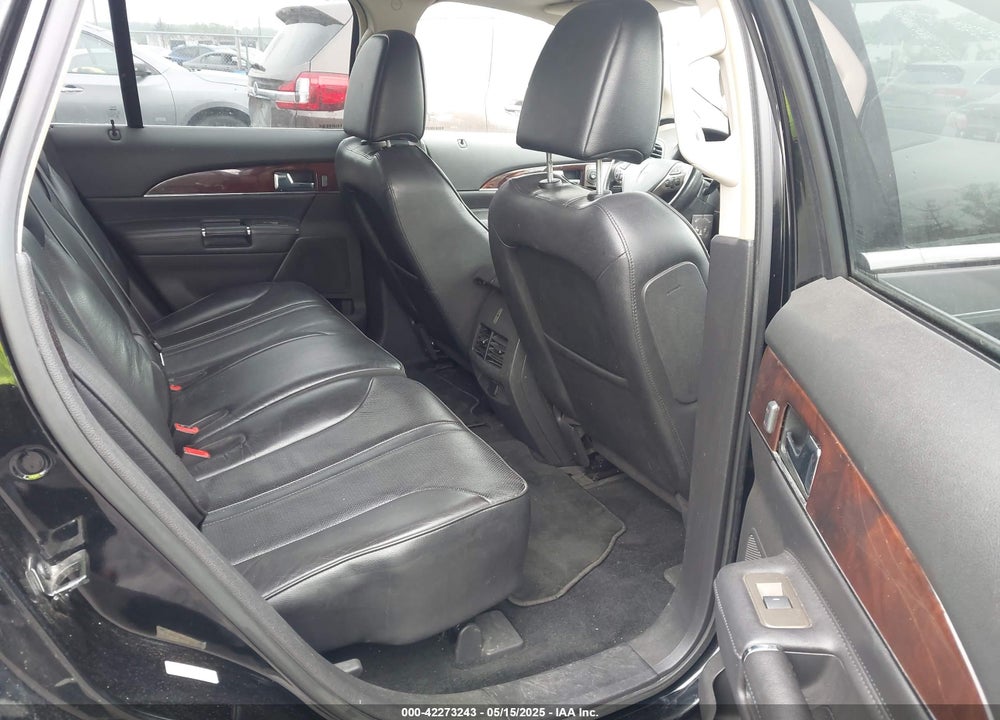 2011 LINCOLN MKX VIN: 2LMDJ8JK5BBJ33898