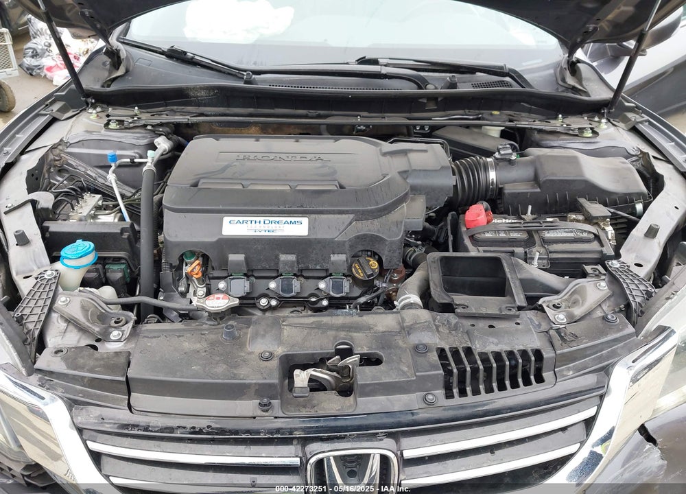 2014 HONDA ACCORD VIN: 1HGCR3F88EA015138