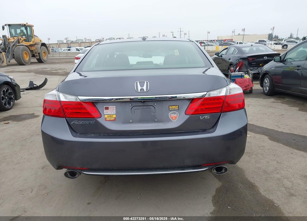 2014 HONDA ACCORD VIN: 1HGCR3F88EA015138