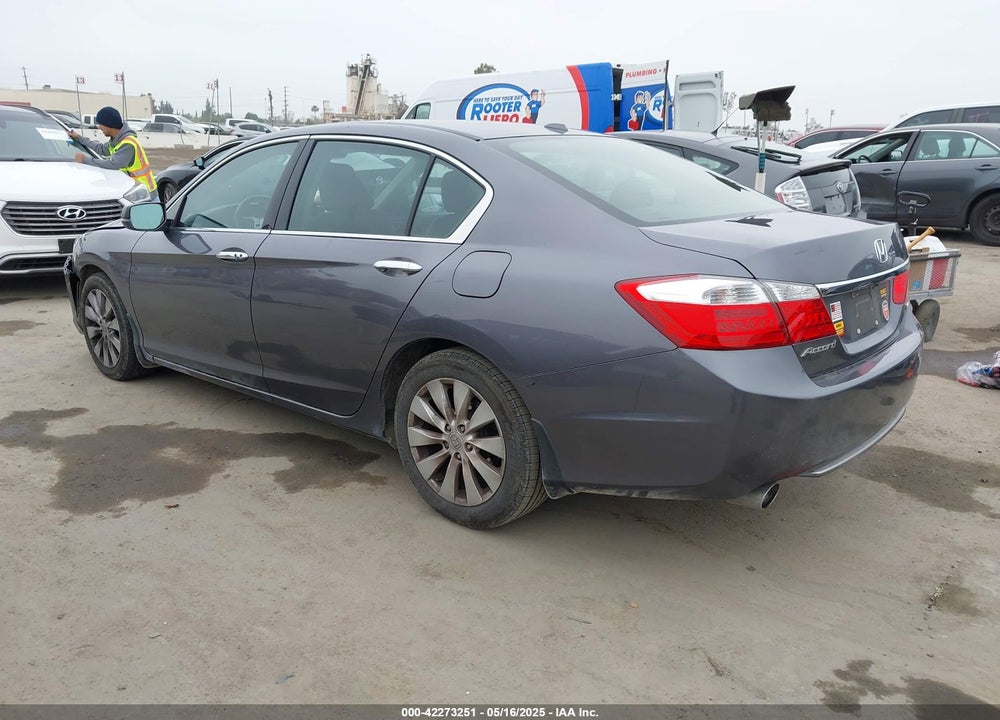 2014 HONDA ACCORD VIN: 1HGCR3F88EA015138
