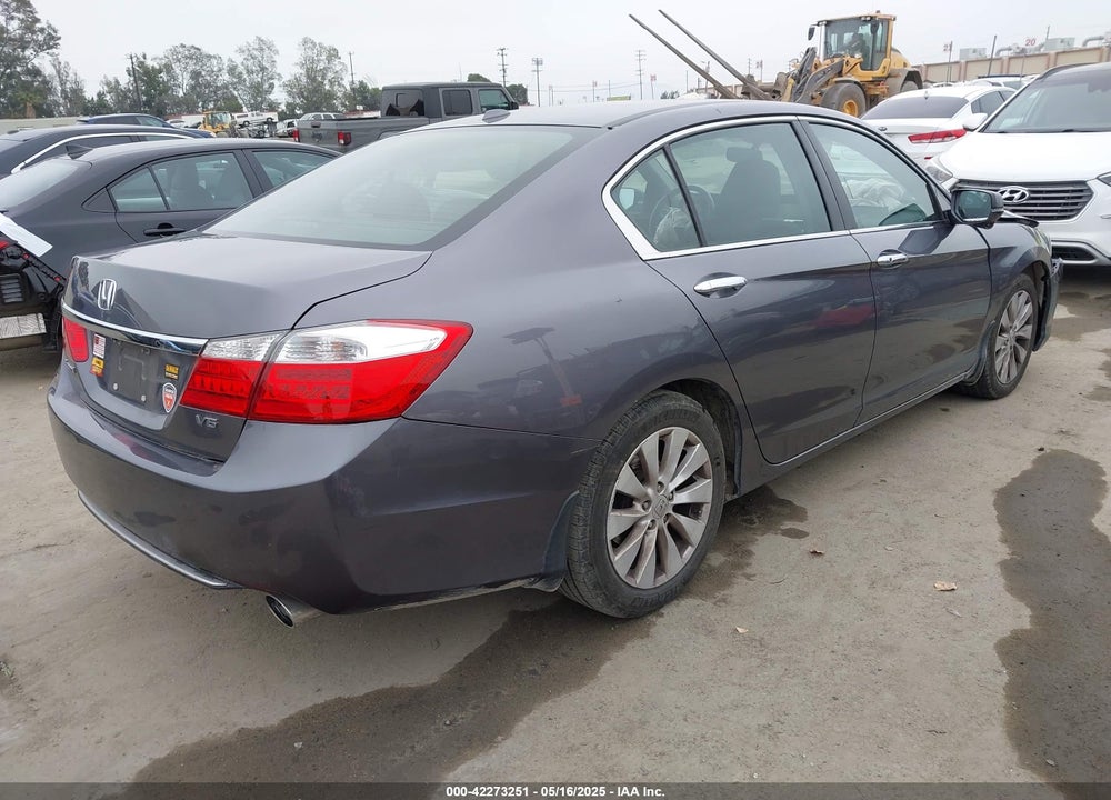 2014 HONDA ACCORD VIN: 1HGCR3F88EA015138