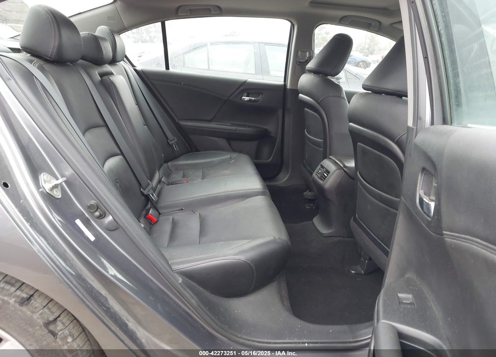 2014 HONDA ACCORD VIN: 1HGCR3F88EA015138