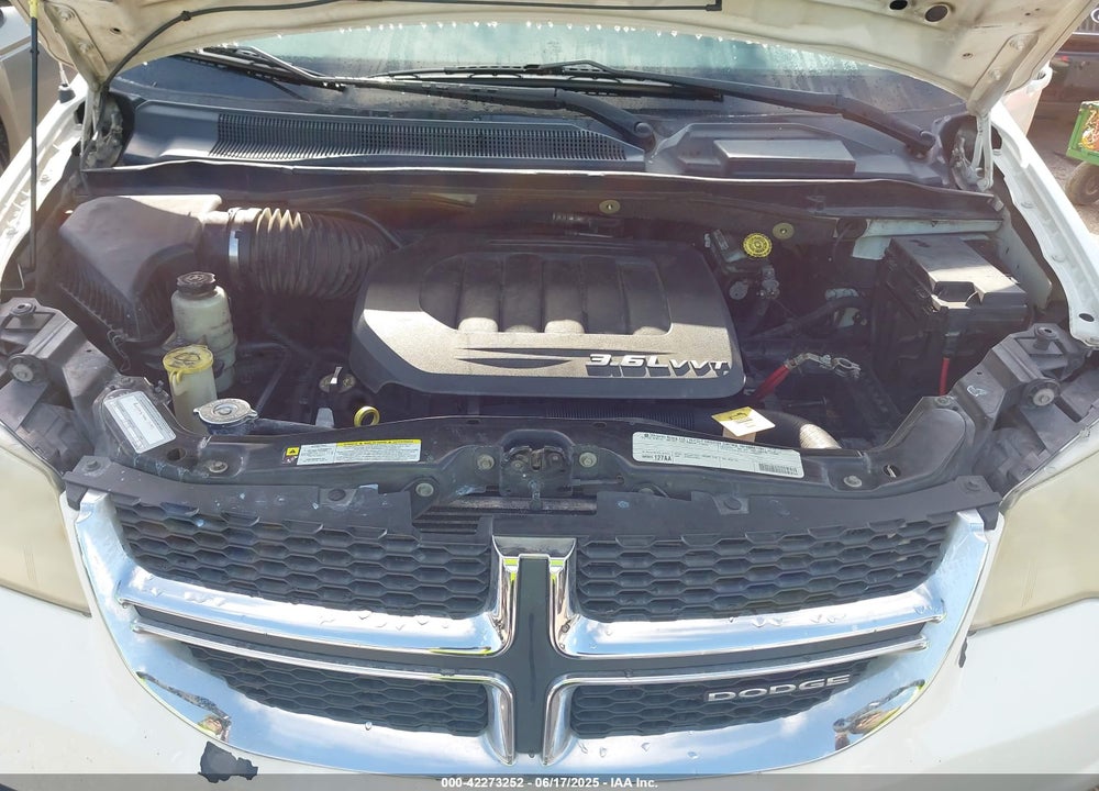 2011 DODGE GRAND CARAVAN VIN: 2D4RN5DG9BR647845