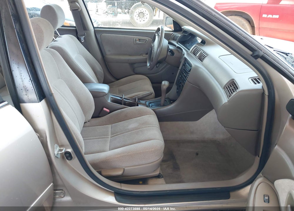 2001 TOYOTA CAMRY LE V6 VIN: 4T1BF22K31U965264