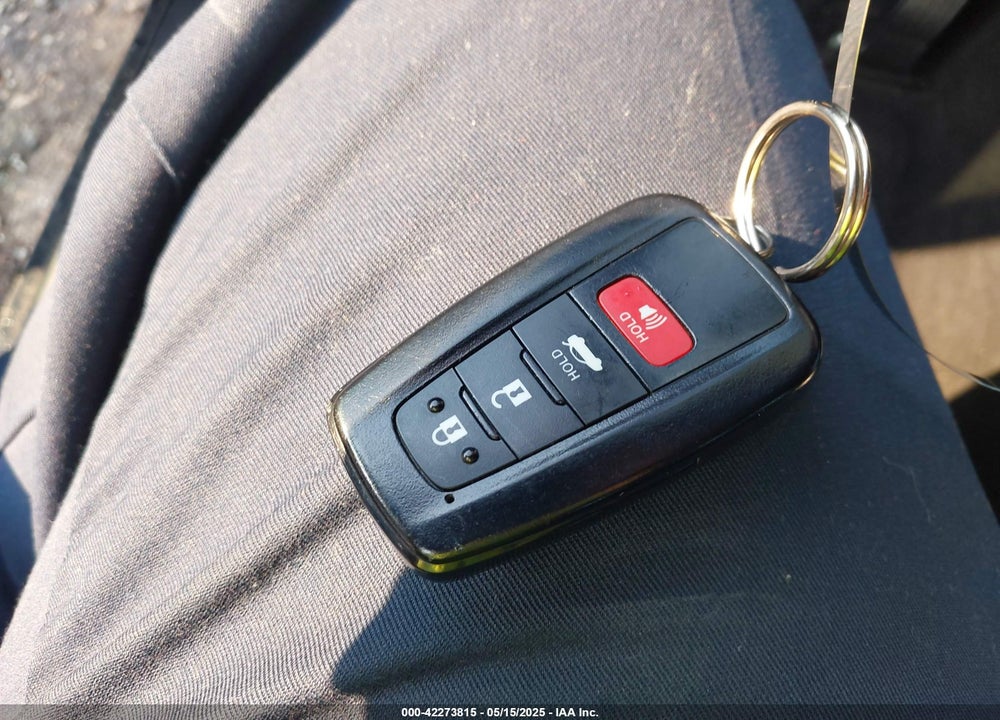 2018 TOYOTA CAMRY VIN: 4T1B11HK2JU525620