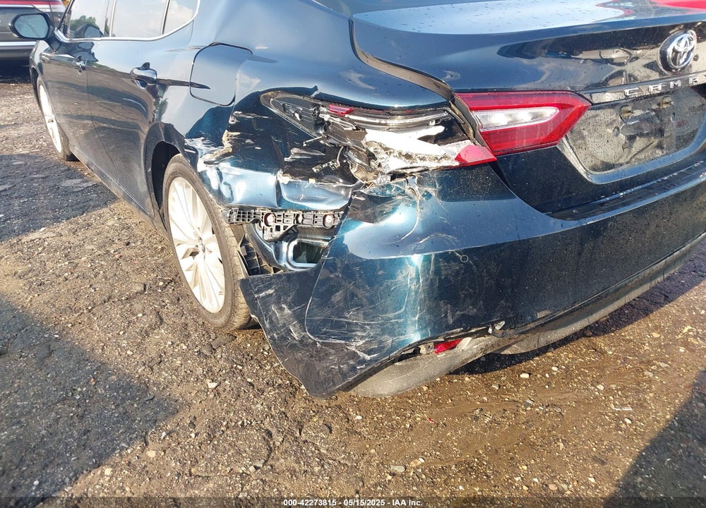 2018 TOYOTA CAMRY VIN: 4T1B11HK2JU525620