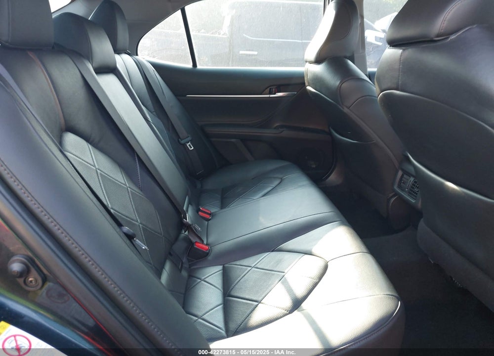 2018 TOYOTA CAMRY VIN: 4T1B11HK2JU525620