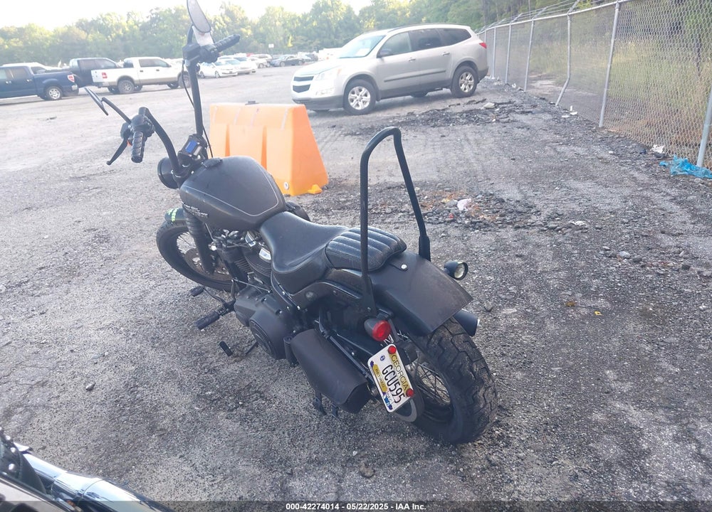 2018 HARLEY-DAVIDSON FXBB STREET BOB VIN: 1HD1YJJ12JC024695