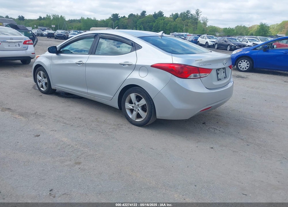 2013 HYUNDAI ELANTRA VIN: KMHDH4AE0DU929577