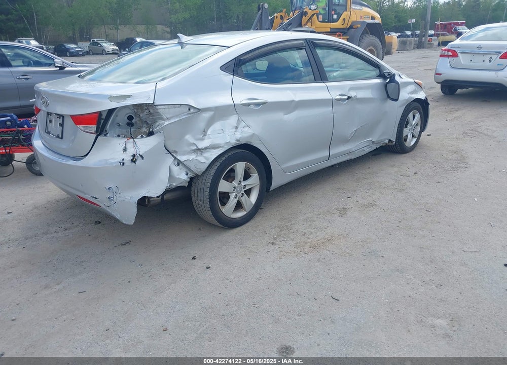 2013 HYUNDAI ELANTRA VIN: KMHDH4AE0DU929577