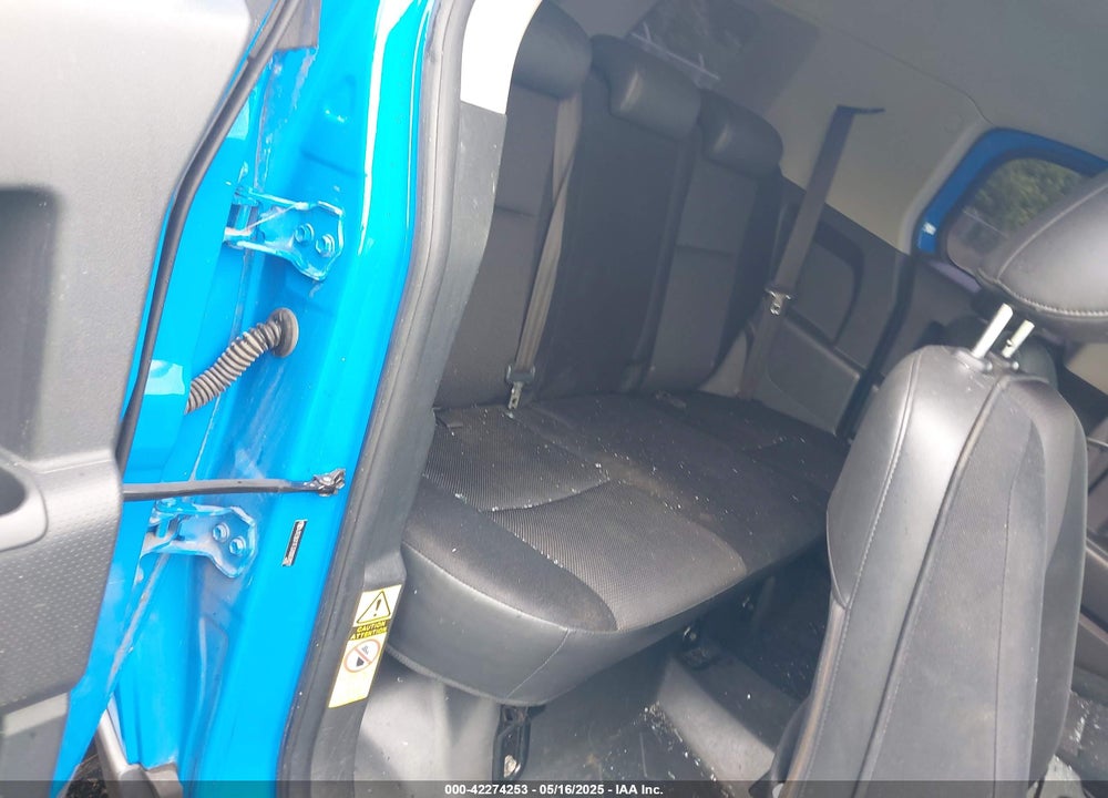 2007 TOYOTA FJ CRUISER VIN: JTEBU11F370007827