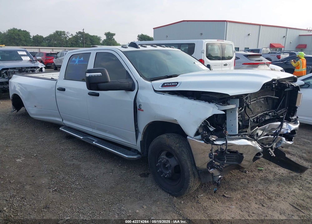 2024 RAM 3500 TRADESMAN  4X4 8' BOX VIN: 3C63RRGLXRG281084