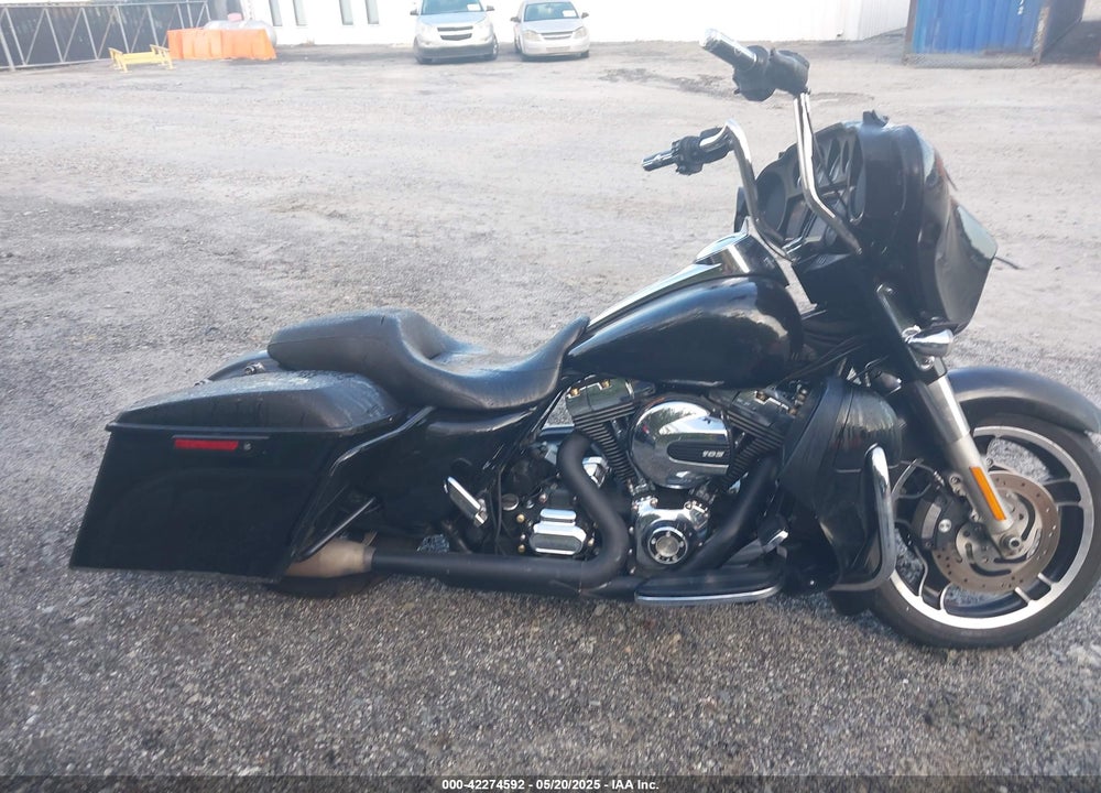 2014 HARLEY-DAVIDSON FLHXS STREET GLIDE SPECIAL VIN: 1HD1KRM19EB638604