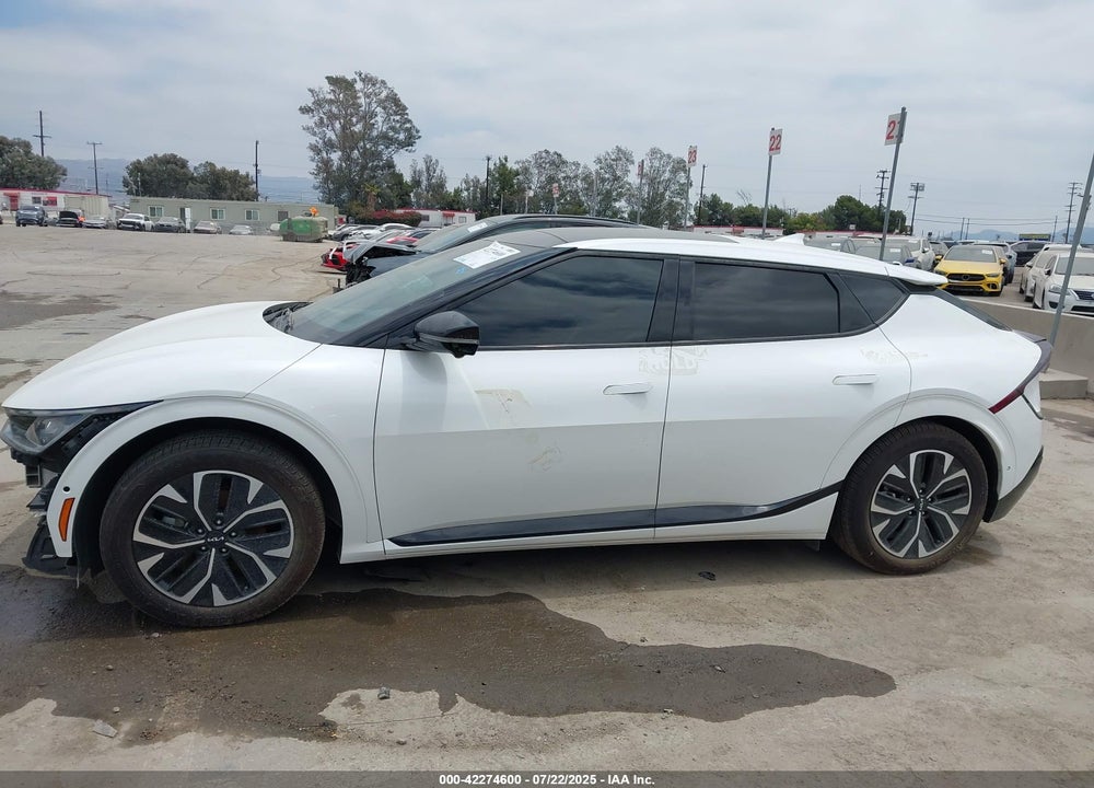 2022 KIA EV6 VIN: KNDC44LA9N5030847